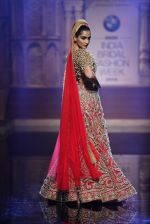 Sonam kapoor walks for abu jani sandeep khosla show in delhi on 7th Aug 2015